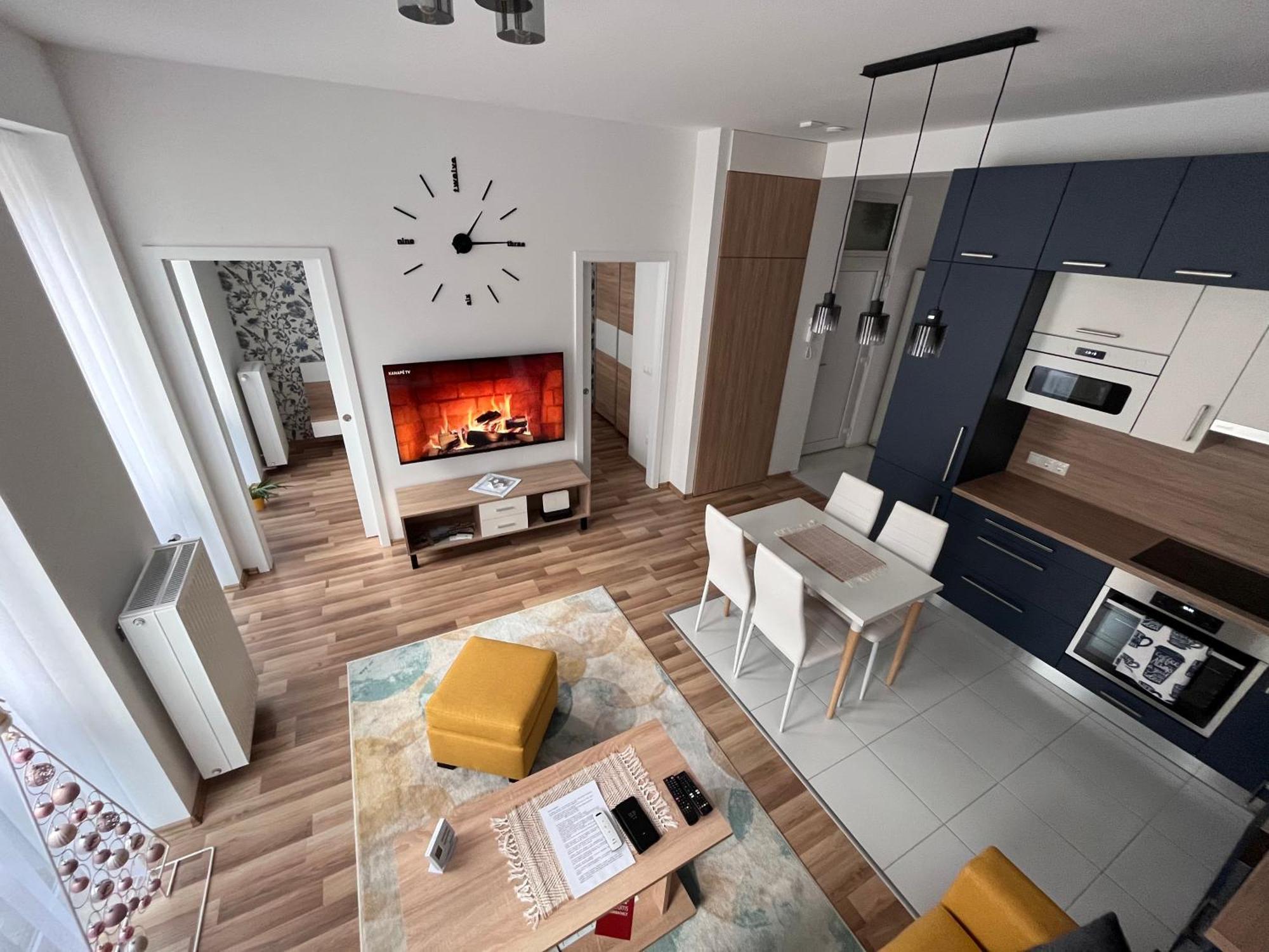 One Step Apartman - City Center Szombathely Exterior photo